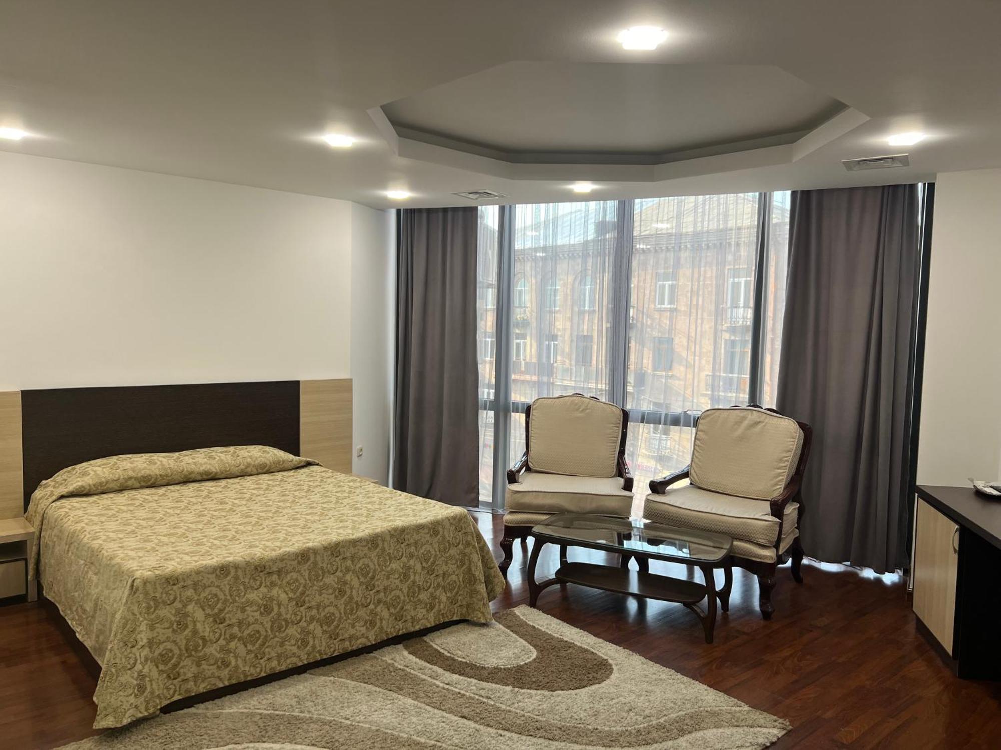 Vanatur Hotel 久姆里 外观 照片