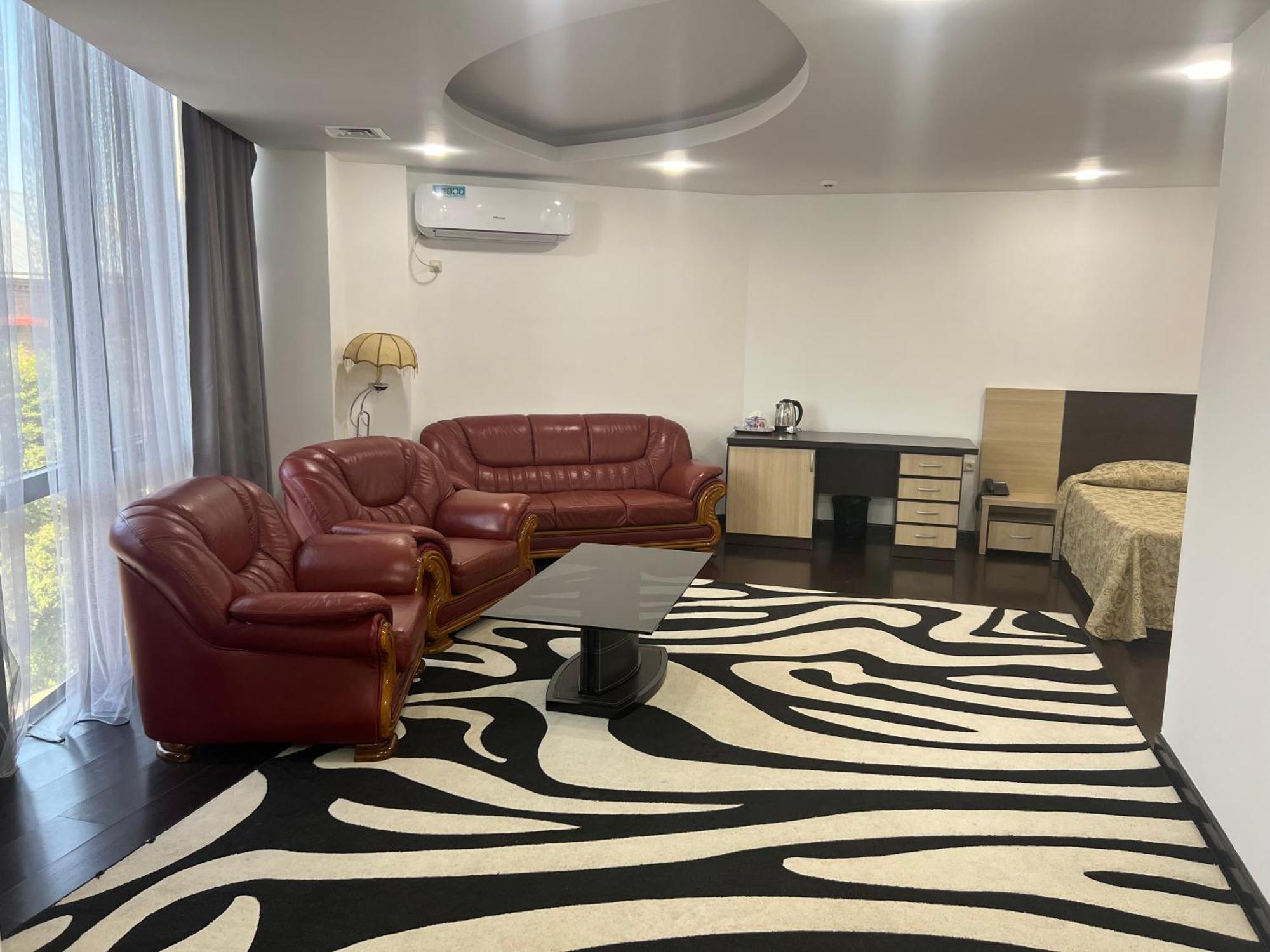 Vanatur Hotel 久姆里 外观 照片
