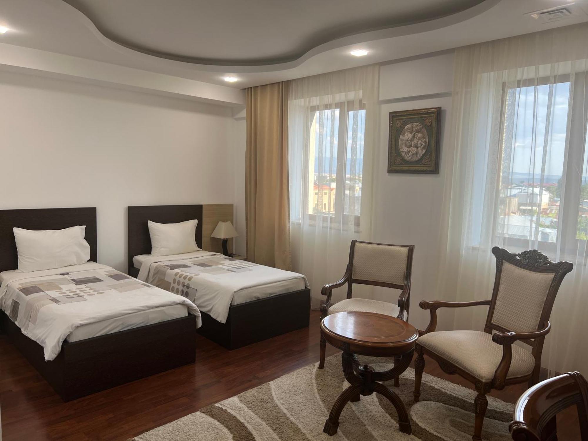 Vanatur Hotel 久姆里 外观 照片
